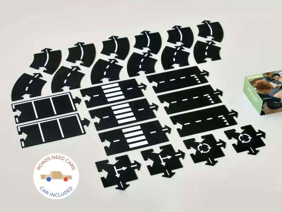 WAYTOPLAY | HIGHWAY | LARGE FLEXIBLE TOY ROAD (24 PC / 376cm) - Car Edition (1 voiture 4 roues colorées incluse)