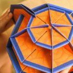 POPPIK | Globe à construire + 46 stickers NOTRE PLANÈTE (8-14 ans)