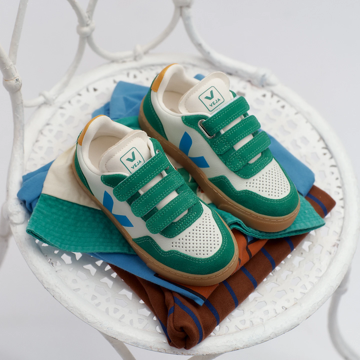 VEJA | V-90 LEATHER JADE EGEE EMERAUDE NATURAL