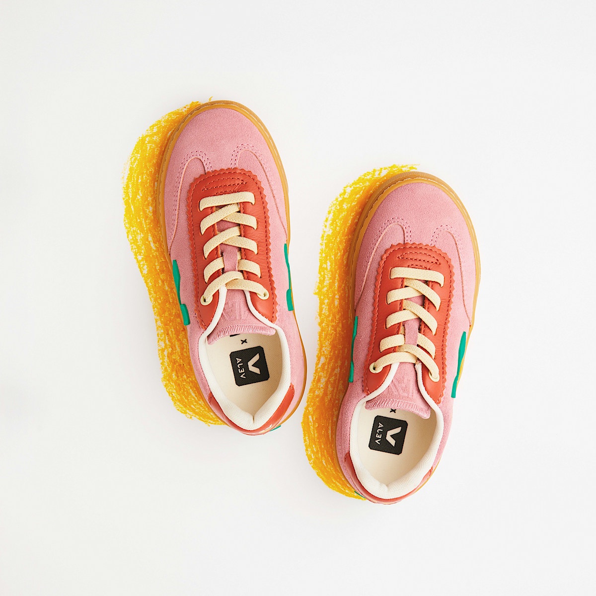 VEJA | VEJA X JELLY MALLOW SML VOLLEY SUEDE MARY