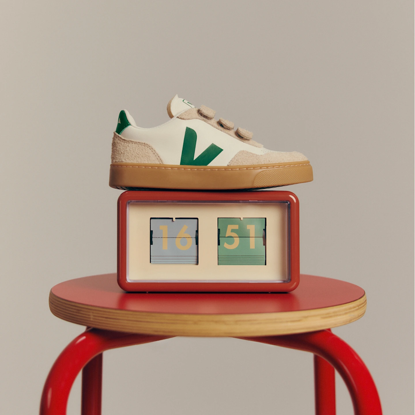 VEJA | V-90 LEATHER PURE GOLF ALMOND