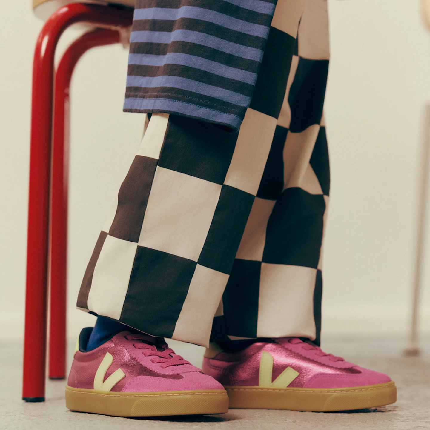 VEJA | VOLLEY ELASTIC LACES LEATHER AZALEA LIMO