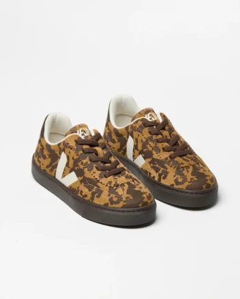 VEJA | VOLLEY ELASTIC LACES SUEDE CAMEL WILD COUNTRY