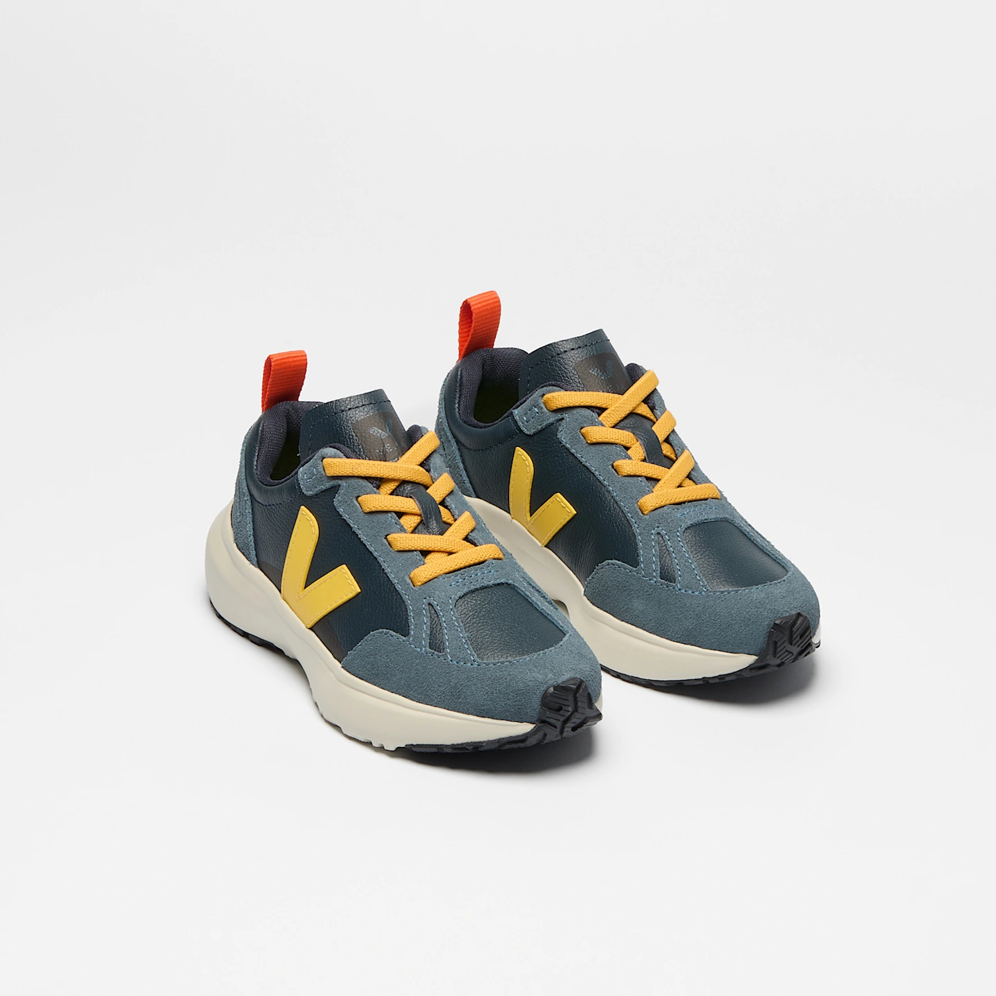 VEJA | CANARY ELASTIC LACES LEATHER NAUTICO TONIC