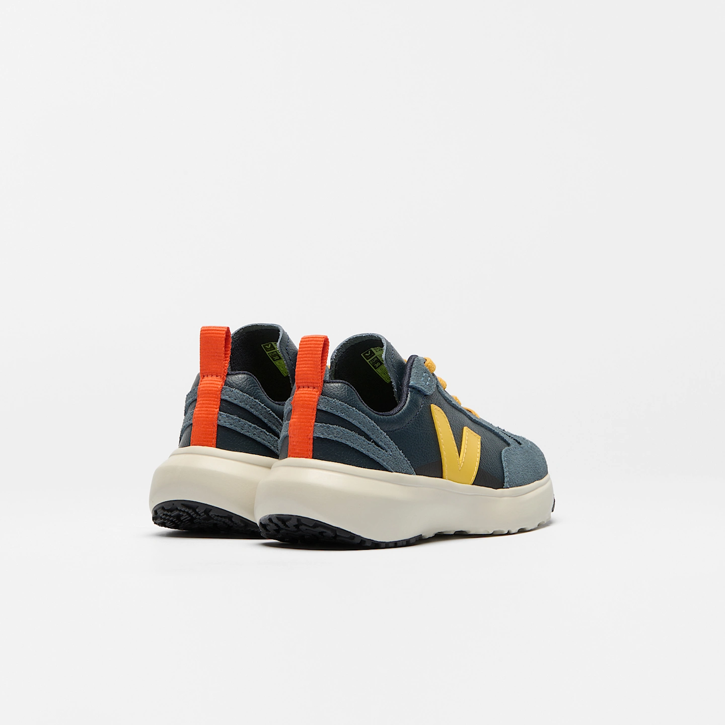 VEJA | CANARY ELASTIC LACES LEATHER NAUTICO TONIC