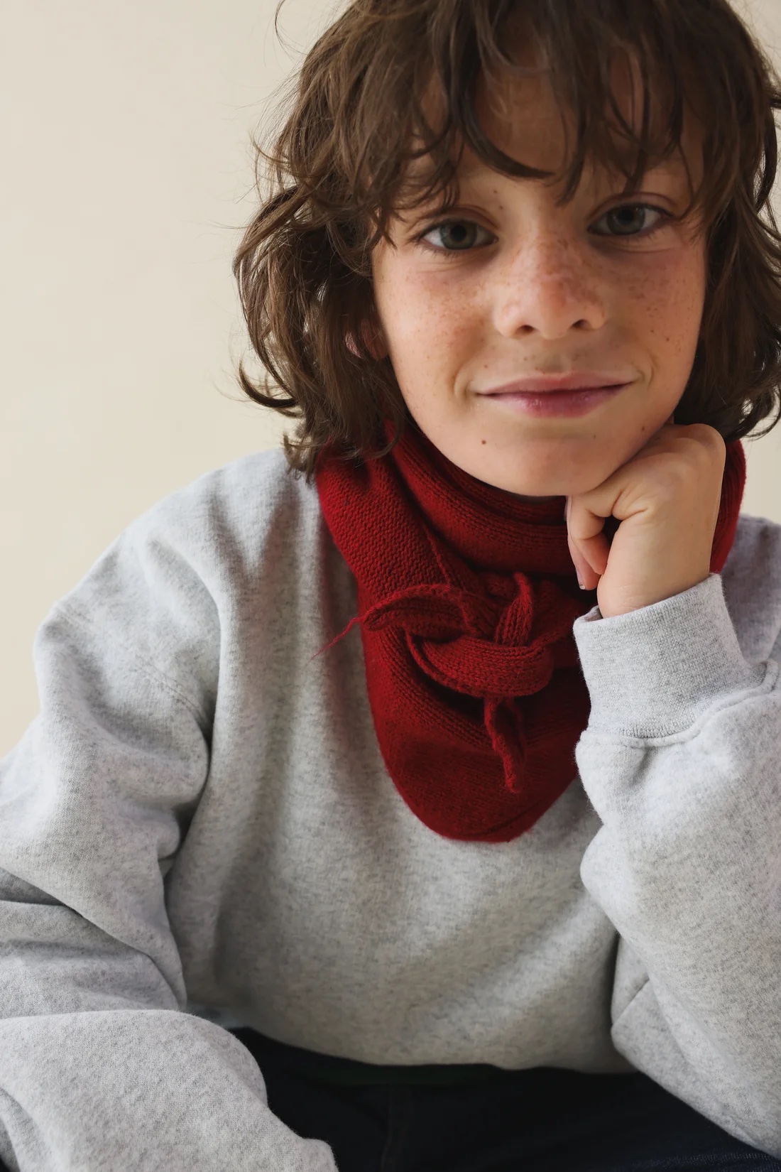 SO FAMILY | Écharpe triangle Colette Rouge